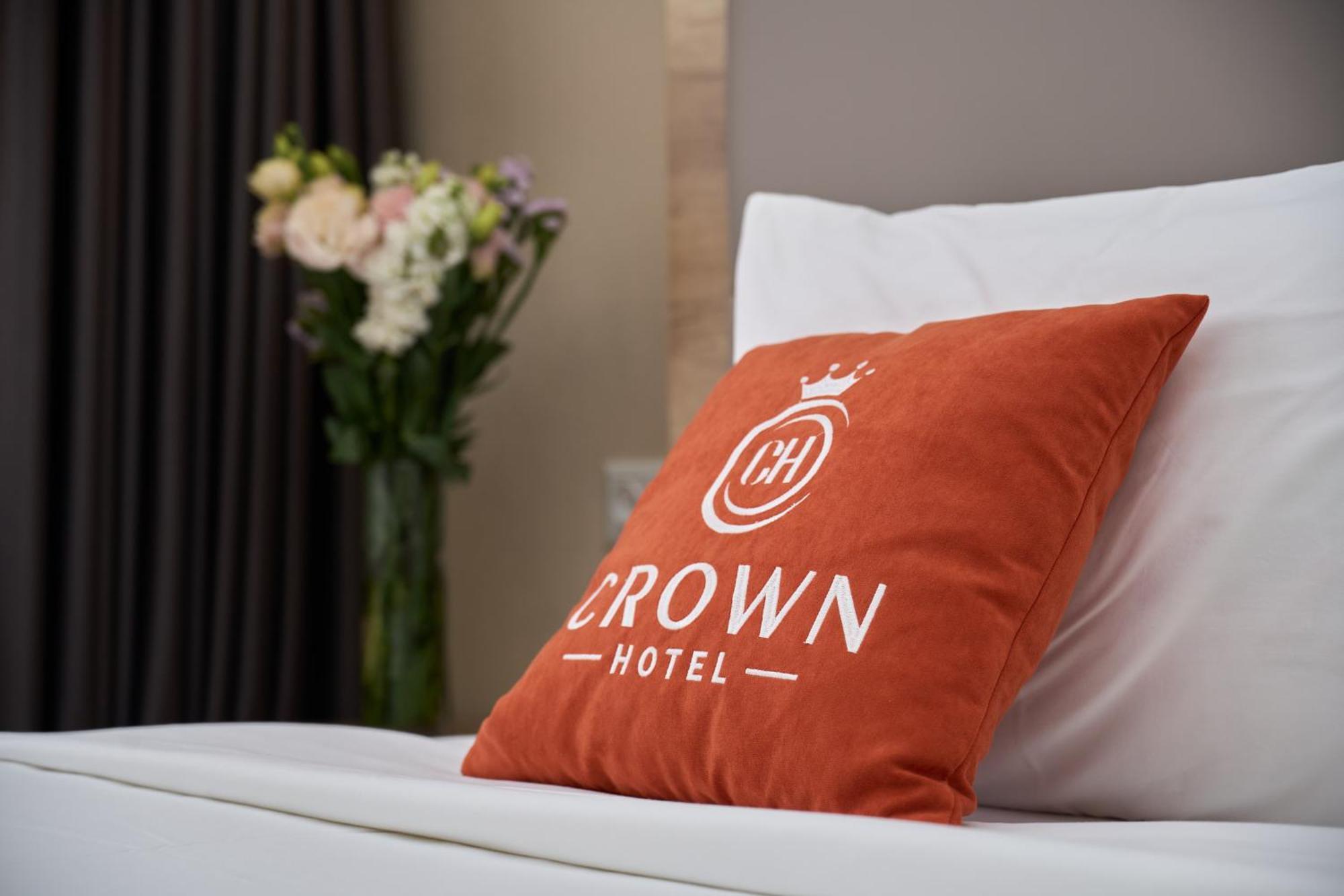 Crown Hotel Bishkek Exterior foto